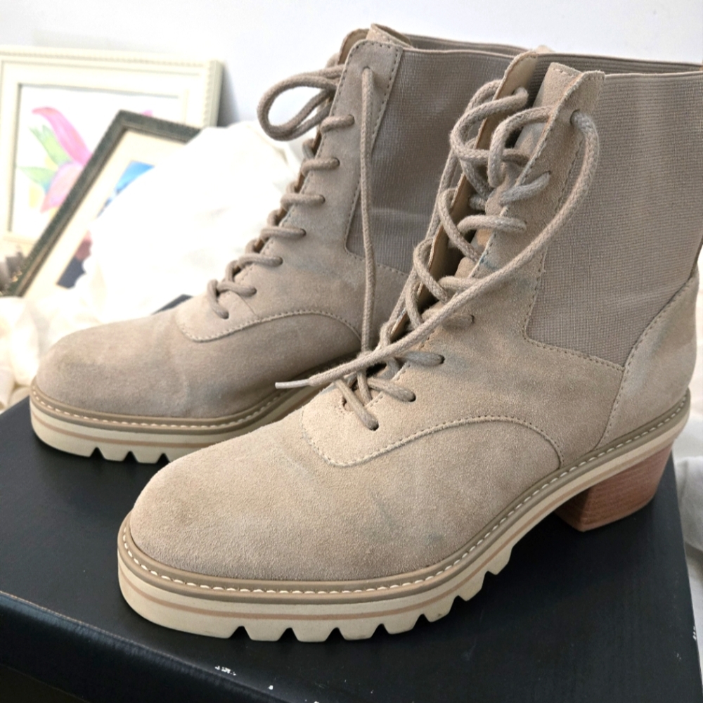 Women's Tan Lace-Up Ankle Boots